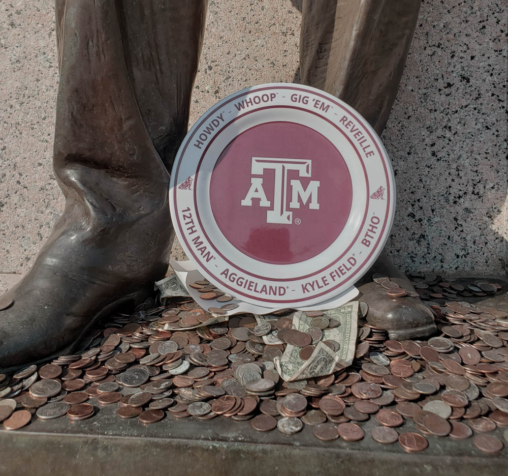 Give Thanks and Gig’ Em / Hook’ Em Ornament